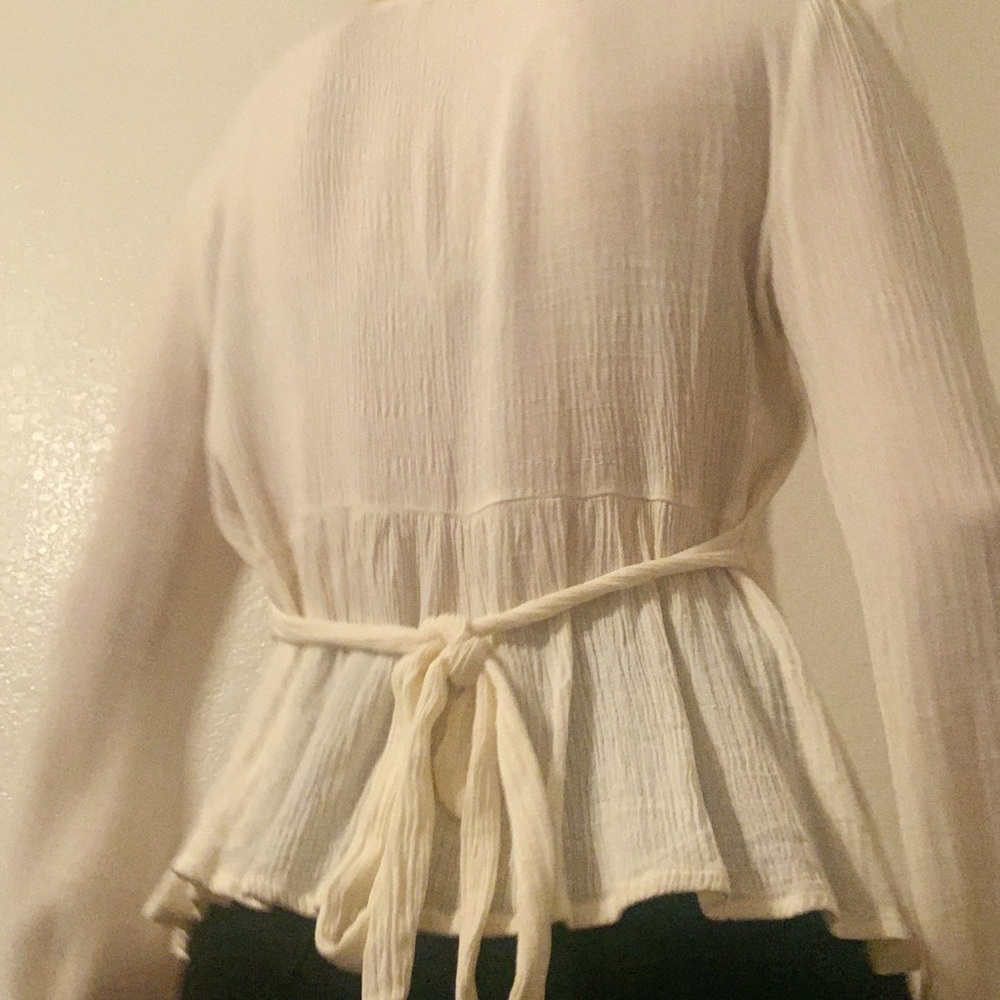 🌝Cream Blouse🌝 - Picture 3 of 3